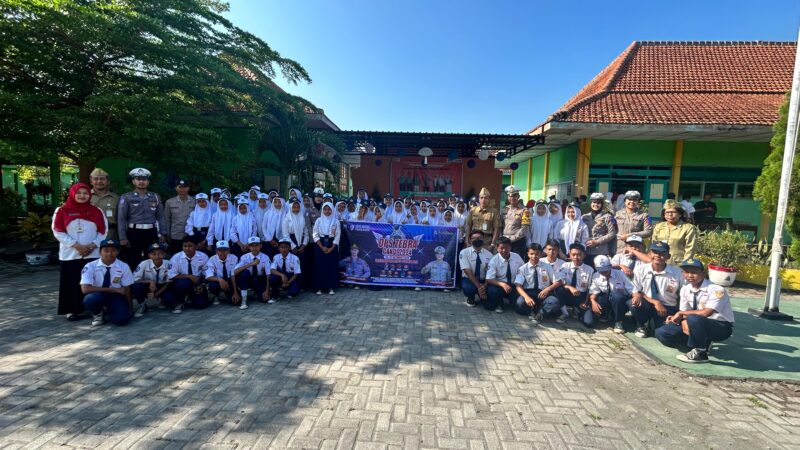 Sosialisasi Tertib Lalu Lintas di SMP N 5 Klaten, Cegah Kenakalan Remaja dalam Operasi Zebra Candi 2024