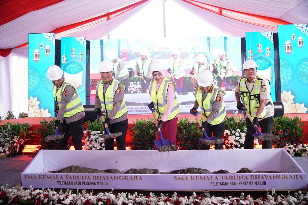 Ground Breaking Masjid SMA Kemala Taruna Bhayangkara, Irjen Pol Dedi Prasetyo: Kontribusi Polri Persiapkan SDM Unggul Menuju Indonesia Emas 2045