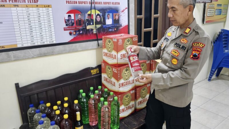 Polres Klaten Gempur Peredaran Miras di Akhir Pekan, Ratusan Botol Disita