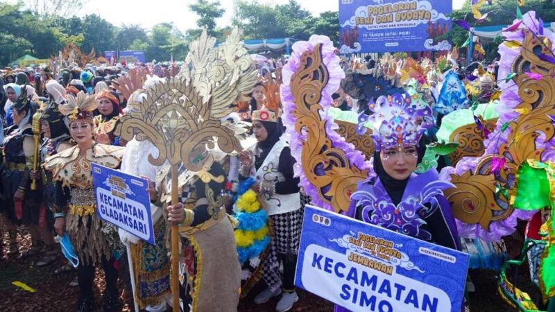 Kreasi Kostum Unik Guru TK Warnai Peringatan HUT Ke-75 IGTKI-PGRI