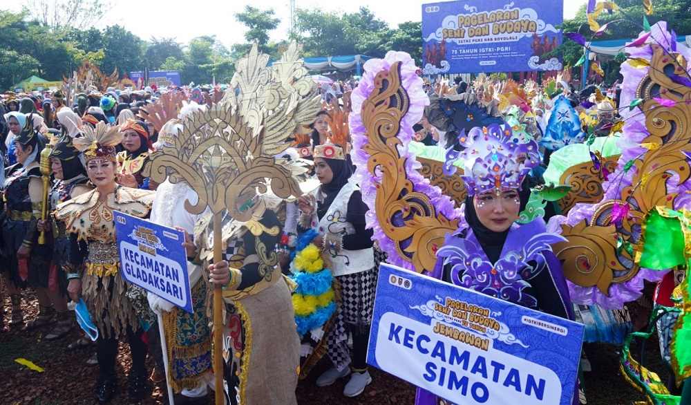 Kreasi Kostum Unik Guru TK Warnai Peringatan HUT Ke-75 IGTKI-PGRI