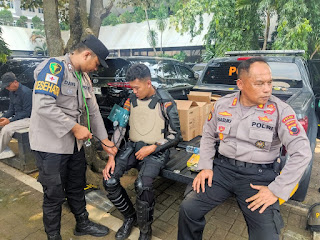 Cegah Emosi karena Lelah, Tim Dokkes Polda Jateng Jaga Kebugaran Personel Pengamanan Mayday 2025