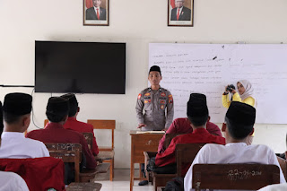 Bripda Najib, Polisi Muda Jepara Ini Dedikasikan Ilmu Agama di Pesantren