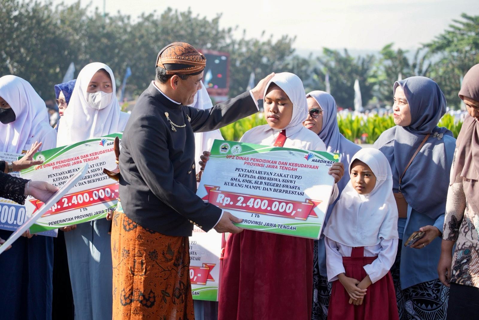 Hardiknas, Siswa SLB Banyumas Ini Bersyukur Dibantu Gubernur – Pemerintah Provinsi Jawa Tengah