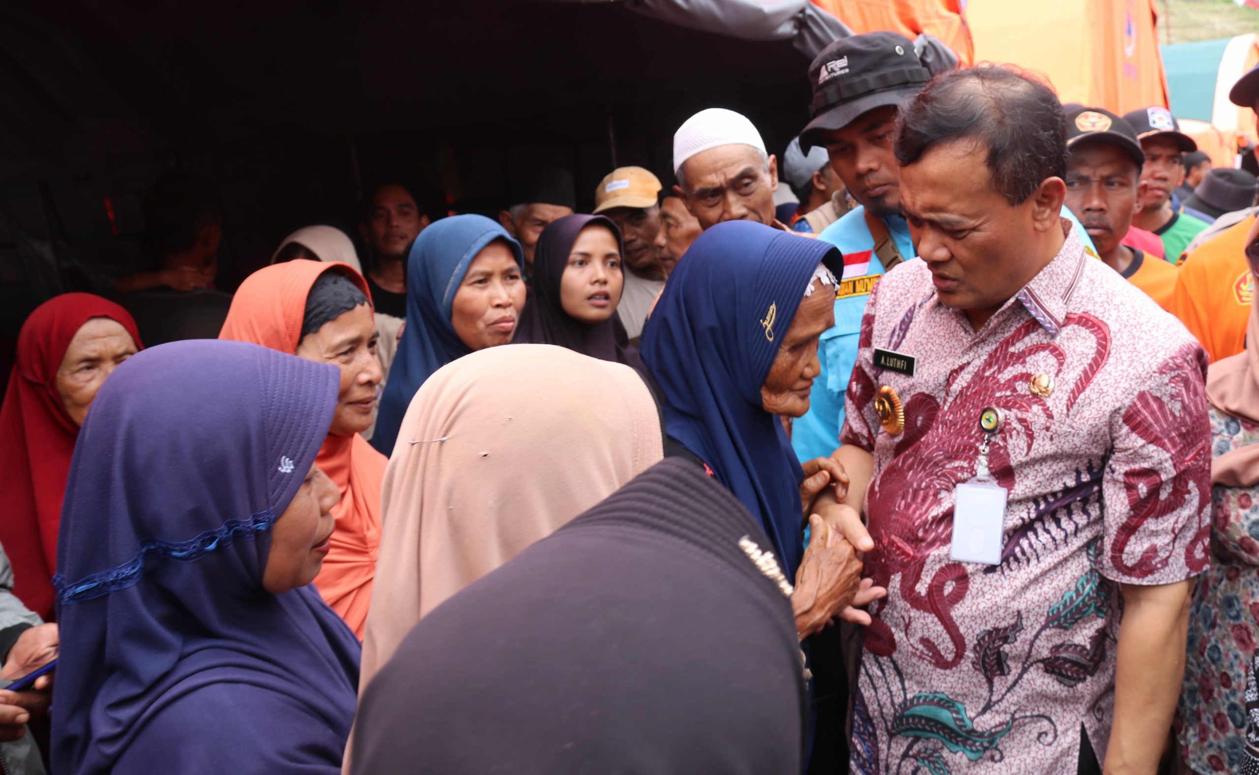 Ahmad Luthfi Gelontor Bantuan Rp2 Miliar untuk Perbaikan Rumah Korban Tanah Bergerak Sirampog – Pemerintah Provinsi Jawa Tengah