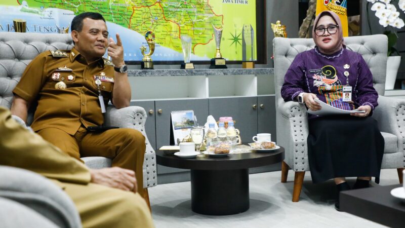 Permudah Akses Warga Miskin, Pemprov Jateng Garap Kemitraan dengan Sekolah Swasta pada SPMB 2025 – Pemerintah Provinsi Jawa Tengah
