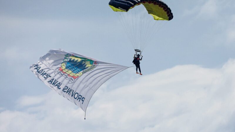 Menuai Sukses, “Karimunjawa International Skydiving and Adventure” Bakal Digelar Rutin – Pemerintah Provinsi Jawa Tengah