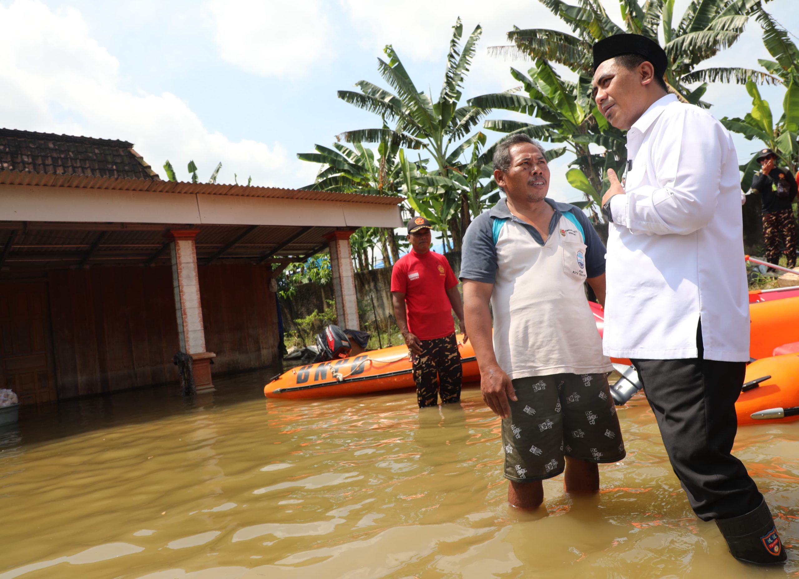 Korban Banjir Tegowanu Lega Bisa Curhat dengan Taj Yasin – Pemerintah Provinsi Jawa Tengah