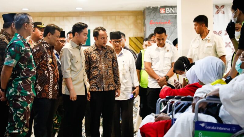 Pemberangkatan Jemaah Haji Asal Jateng Terkendali dan Lancar – Pemerintah Provinsi Jawa Tengah