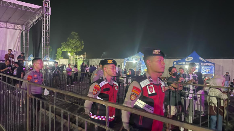 Personel Gabungan Amankan Pertunjukan Musik Station Project #01 di Pekalongan