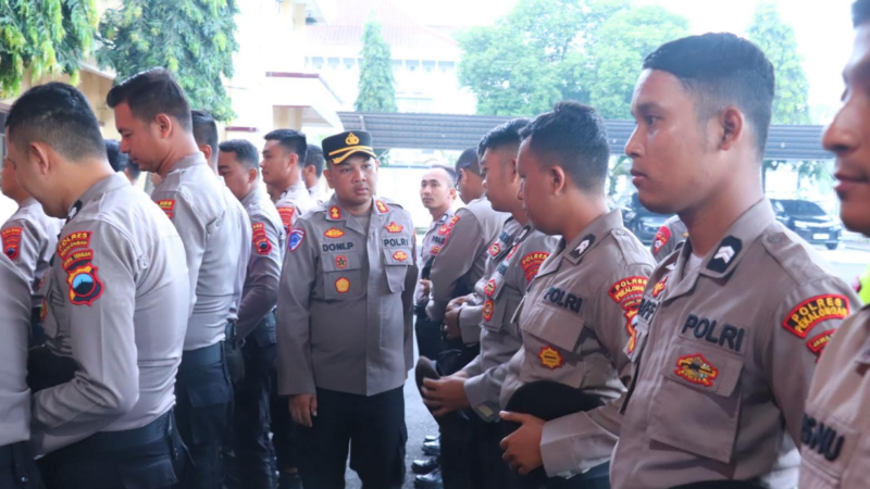 Kapolres Pekalongan Lepas Personel yang akan Melaksanakan BKO Peringatan Hari Buruh Sedunia “May Day” di Polrestabes Semarang