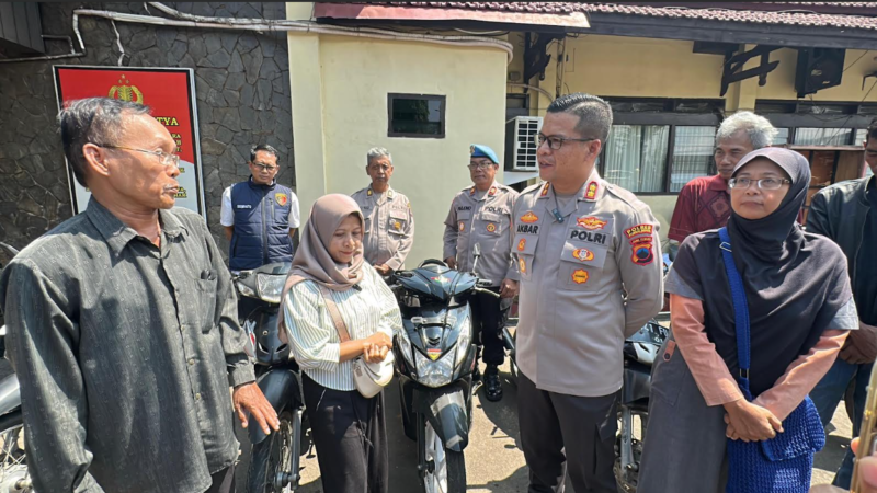 Kapolres Purbalingga Serahkan Kembali Sepeda Motor Hilang kepada Pemiliknya