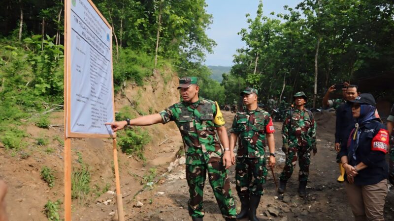 Blusukan Hingga ke Dusun, Kadispenad Cek Pelaksanaan TMMD di Bantul