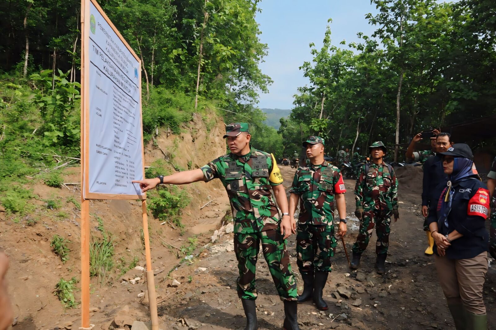 Blusukan Hingga ke Dusun, Kadispenad Cek Pelaksanaan TMMD di Bantul