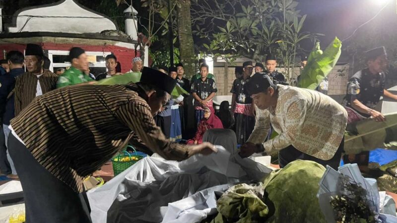 Lestarikan Budaya, Warga Desa Kawak Gelar Kirab Buka Luwur di Punden Buyutan