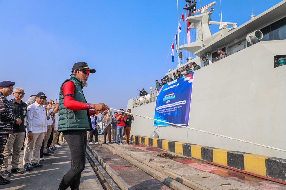 Dikawal KRI Butana, Sumarno Berangkatkan Tim Ekspedisi Rupiah Berdaulat ke Karimunjawa