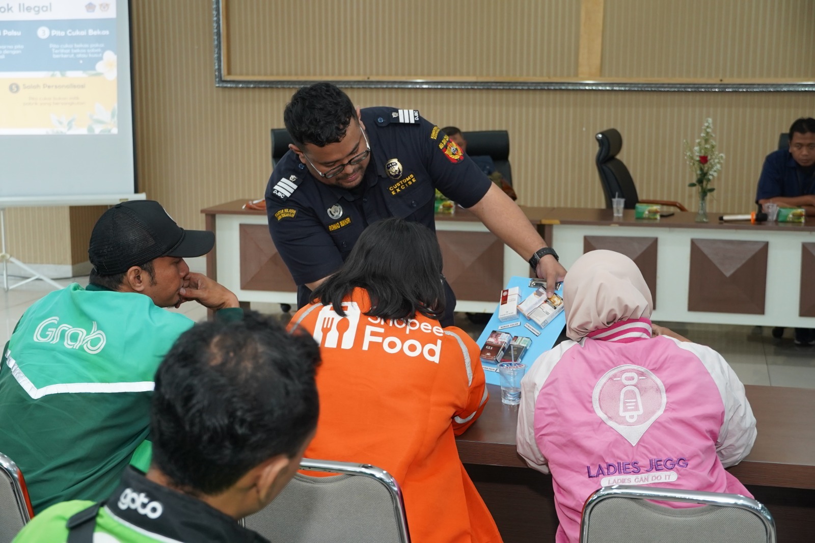 Cegah Peredaran Rokok Ilegal, Pemkot Salatiga dan Bea Cukai Gandeng Perusahaan Jasa Penitipan – Pemerintah Provinsi Jawa Tengah