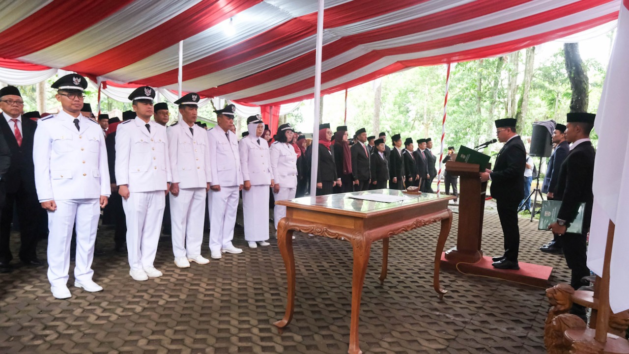Perdana, Wali Kota Magelang Lantik Pejabat di Taman Kyai Langgeng – Pemerintah Provinsi Jawa Tengah