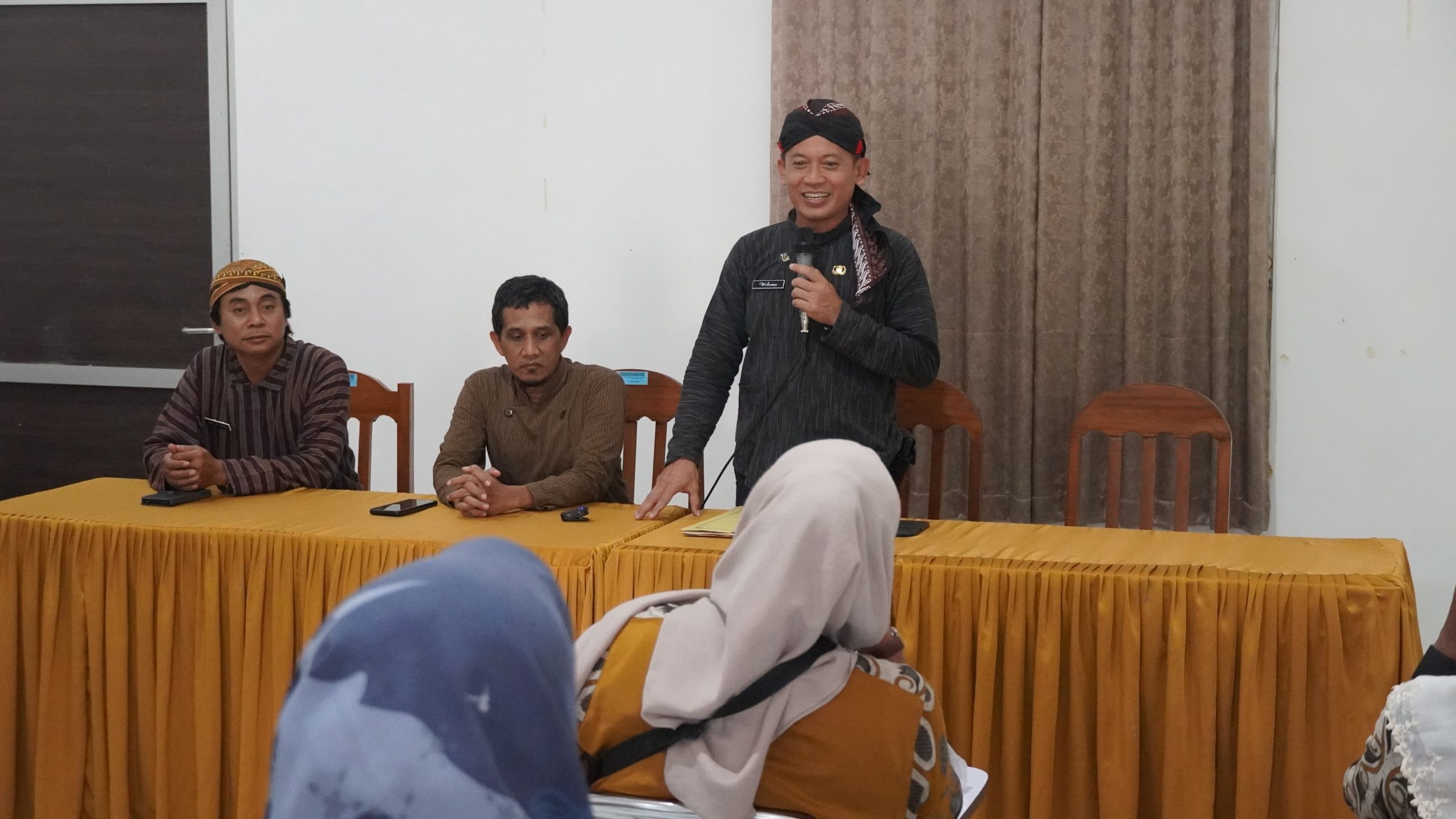 Disdagkop UKM Kendal Serahkan Serifikat Halal dan Merek kepada Pelaku UMKM – Pemerintah Provinsi Jawa Tengah