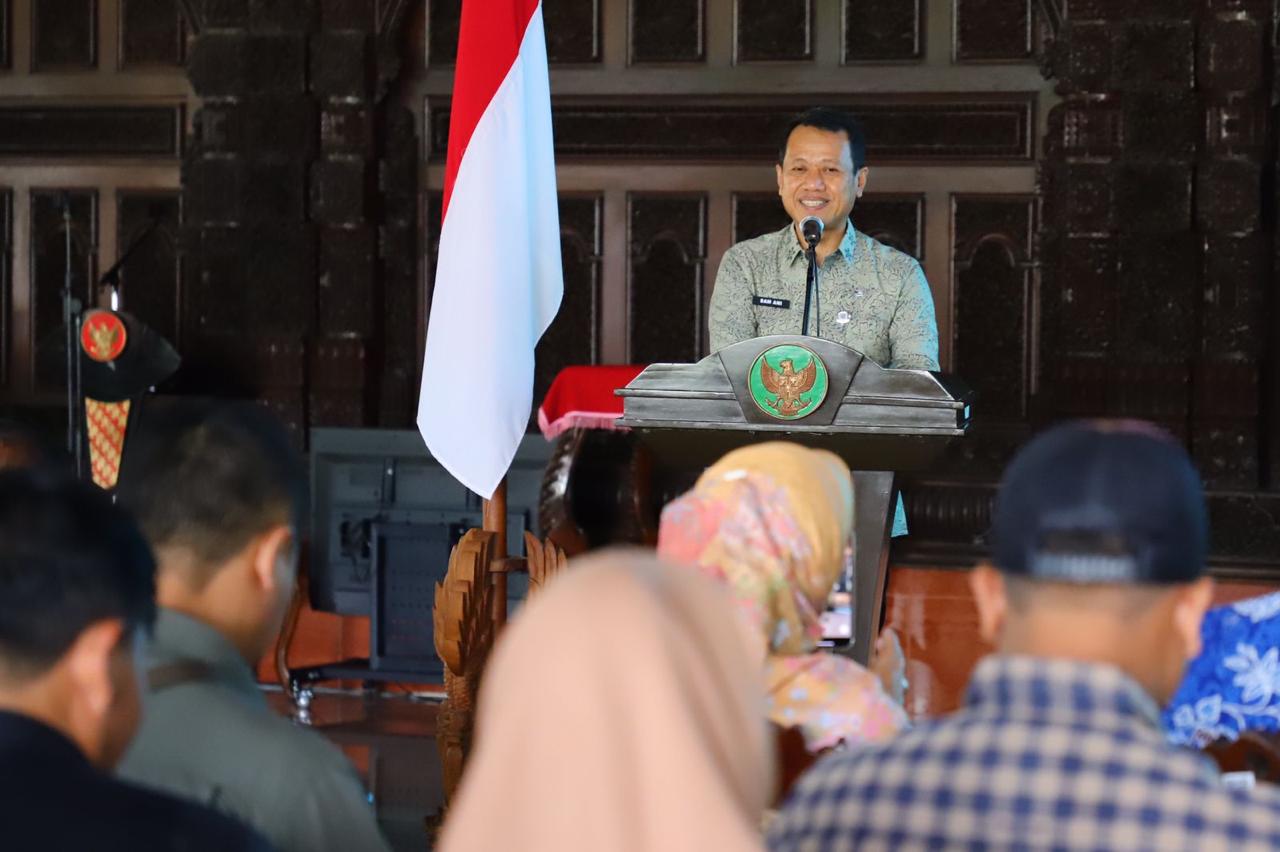 Serahkan Alsintan kepada Kelompok Tani, Bupati Kudus Targetkan Swasembada Pangan – Pemerintah Provinsi Jawa Tengah
