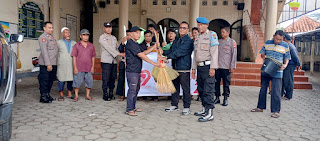 Sambut Hari Bhayangkara ke-79, Polsek Ceper dan PSHT Ranting Ceper Gelar Bakti Sosial di Masjid Mujahidin Klepu