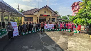 Polsek Tulung Salurkan Bantuan Sosial, Libatkan Elemen Masyarakat di HUT Polri ke-79