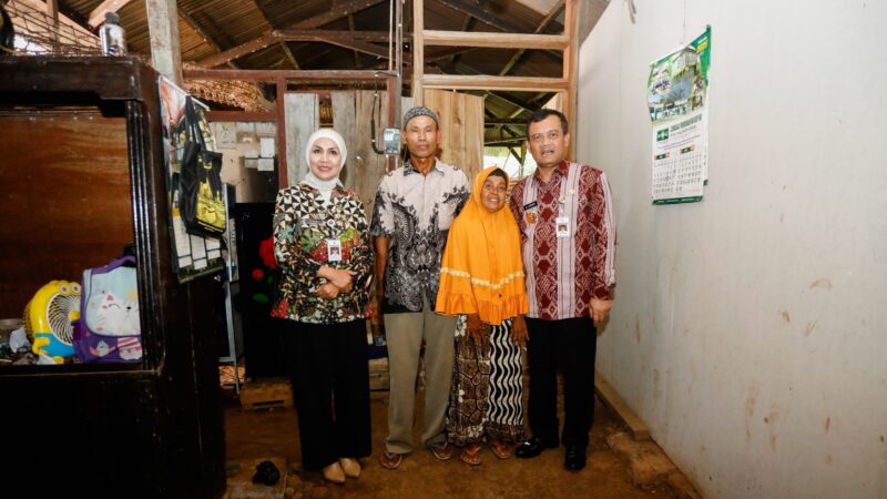 Pastikan Kondisi Rumah, Ahmad Luthfi Cek Penerima Bantuan Perbaikan RTLH di Kendal – Pemerintah Provinsi Jawa Tengah