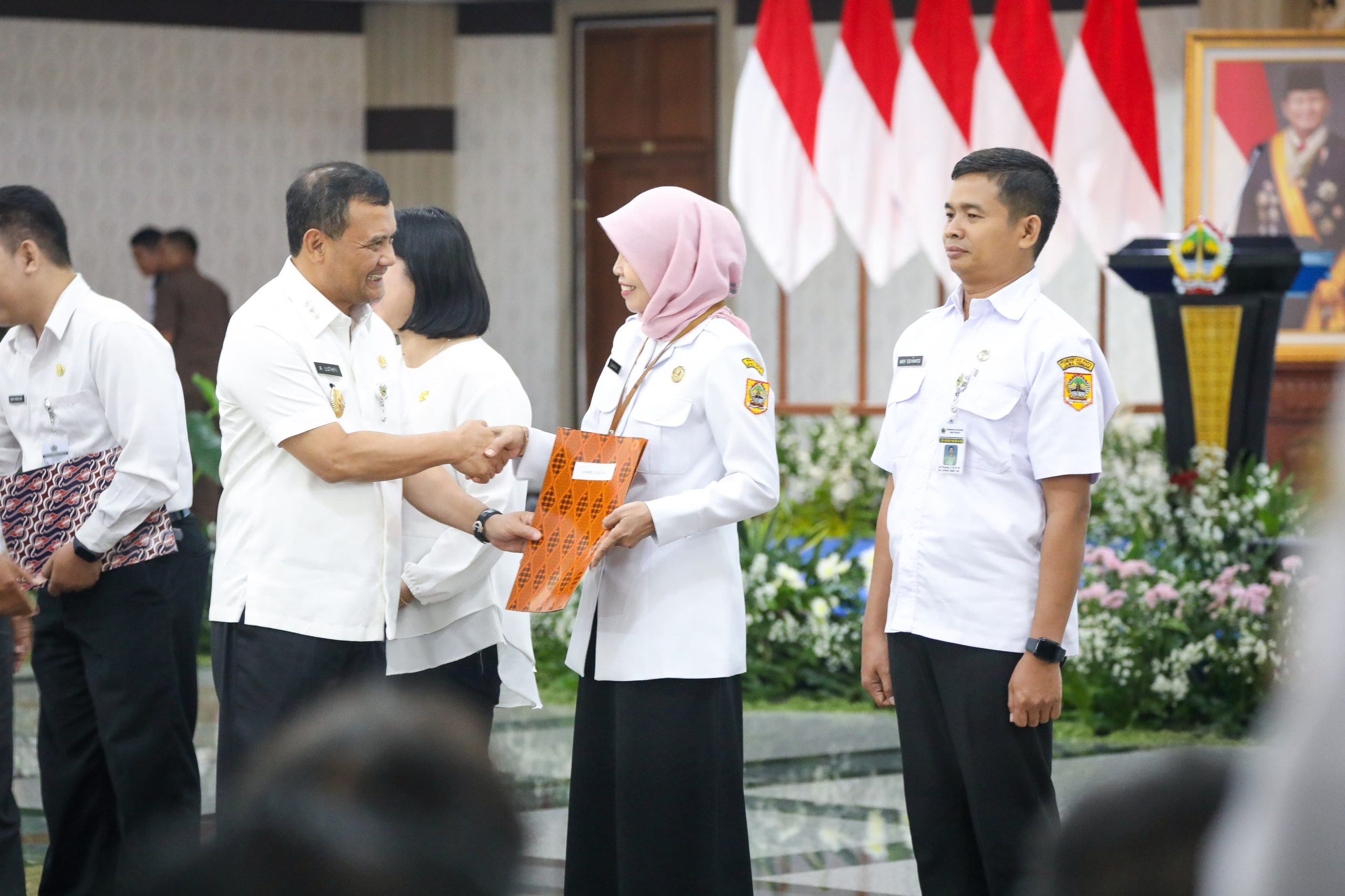 Serahkan 3.947 SK CPNS dan PPPK, Ahmad Luthfi Terus Tekankan Integritas – Pemerintah Provinsi Jawa Tengah