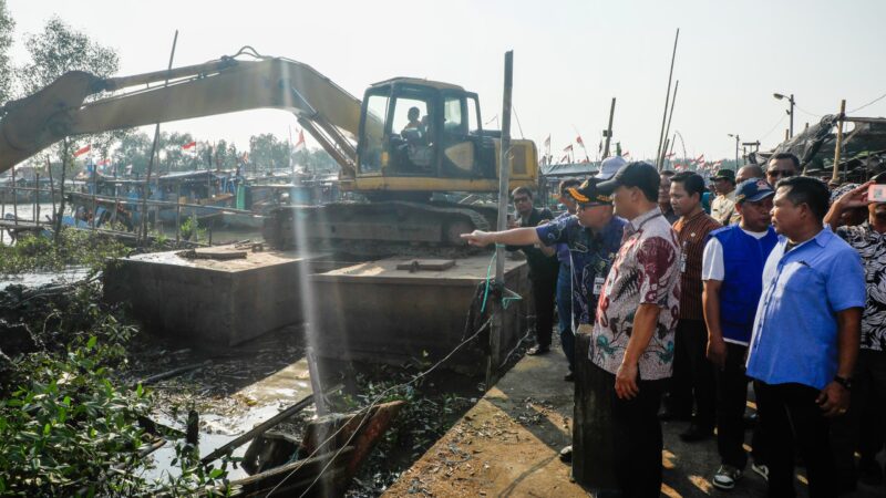 Permudah Akses Nelayan, Sedimentasi Muara Pelabuhan Asemdoyong Pemalang Mulai Dikeruk – Pemerintah Provinsi Jawa Tengah