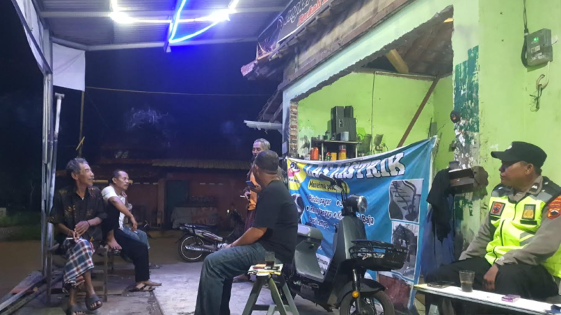 Antisipasi Premanisme, Balap Liar dan Geng Motor, Polsek Wiradesa Patroli Wilayah