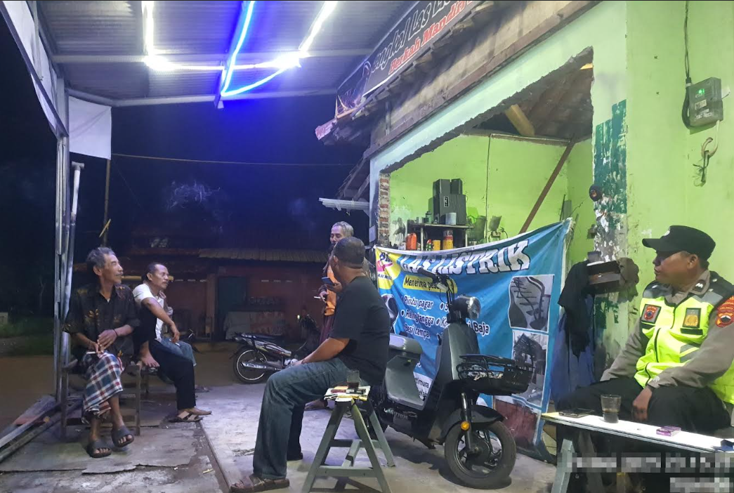 Antisipasi Premanisme, Balap Liar dan Geng Motor, Polsek Wiradesa Patroli Wilayah