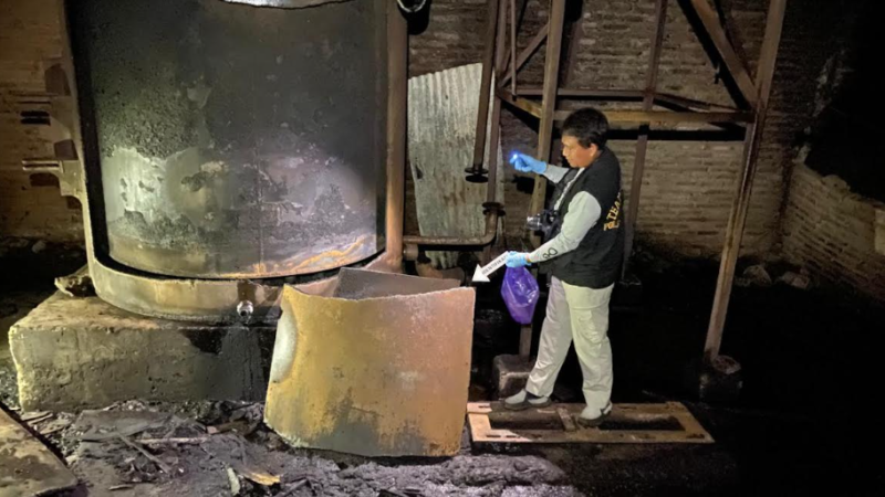 Pabrik Triplek PT. Kayu Alam Lestari di Pekalongan Terbakar