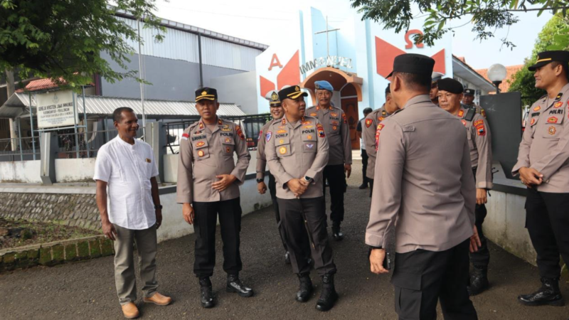 Demi Ketertiban dan Rasa Aman, Kapolres Pekalongan Beserta PJU Turun Langsung Pastikan Keamanan Kegiatan Gereja