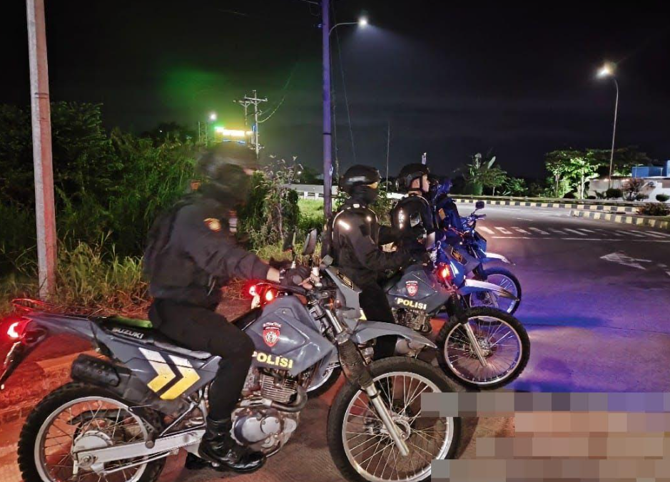 Patroli Wilayah dengan Sepeda Motor, Anggota Sat Samapta Hadir Berikan Rasa Aman Bagi Warga