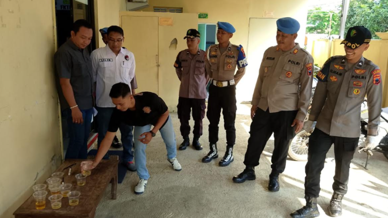 Propam Polres Pekalongan Mendadak Tes Urin pada Personil Sat Reskrim, Sat Intelkam, dan Sat Resnarkoba