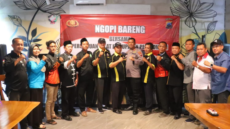Polres Pekalongan Ngopi Bareng IPSI Kabupaten Pekalongan, Ucapkan Hari Bhayangkara Ke-79