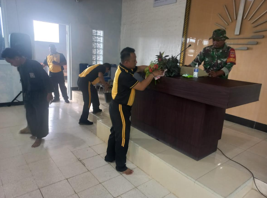 Polsek Sragi Gelar Bakti Religi di Gereja Kerasulan Baru Desa Purwodadi
