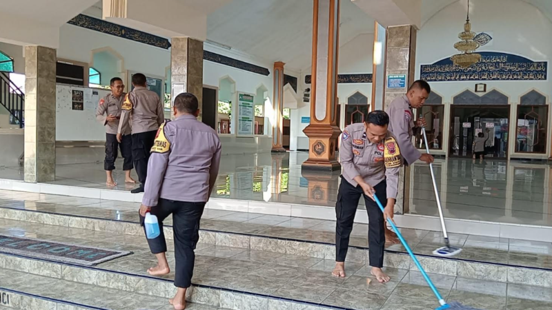 Seluruh Polsek Jajaran Polres Purbalingga Gelar Bakti Religi Hari Bhayangkara Ke 79