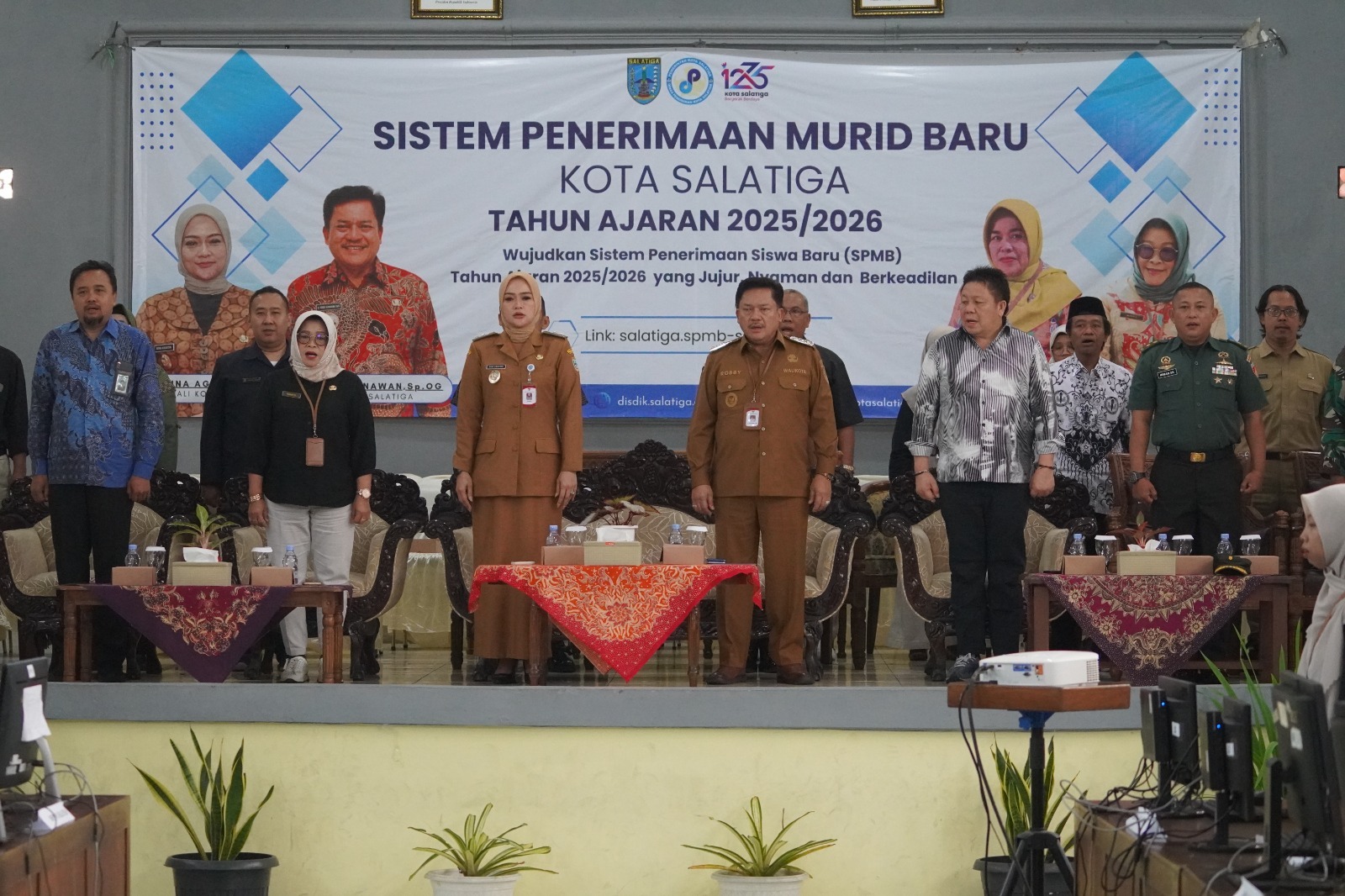 SPMB 2025/2026 Dibuka, Wali Kota Salatiga Tegaskan Komitmen Pendidikan Bersih dan Adil – Pemerintah Provinsi Jawa Tengah