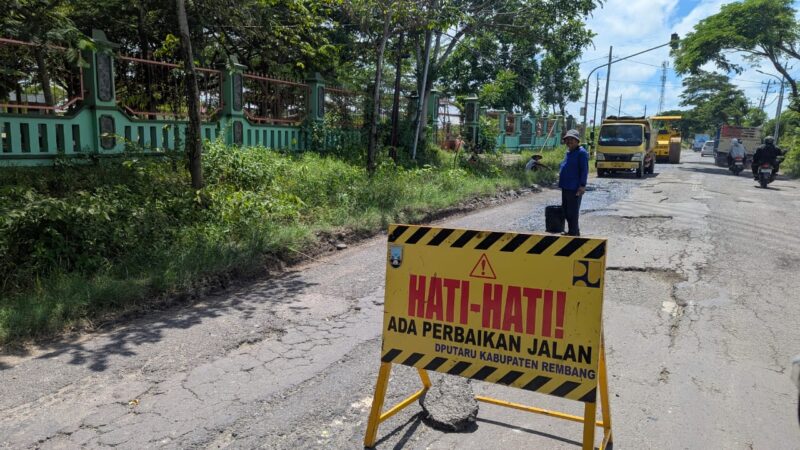 100 Hari Kerja Bupati Rembang, Maksimalkan Pemeliharaan Jalan – Pemerintah Provinsi Jawa Tengah