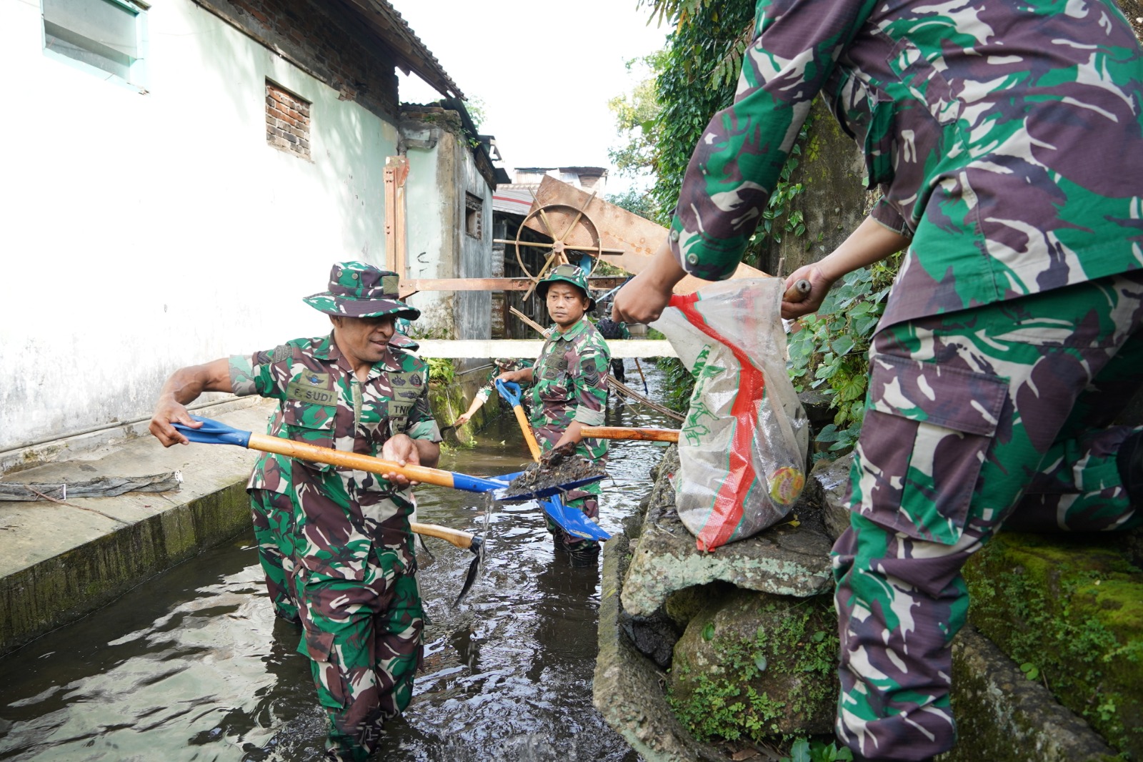 Gencarkan “Resik-Resik Kali”, Warga Diajak Konsisten Jaga Kebersihan – Pemerintah Provinsi Jawa Tengah