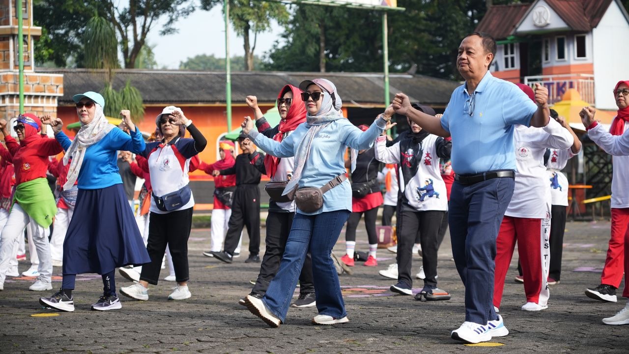 Meriahkan HLUN ke-29, Ratusan Lansia Ikuti Senam Bersama di Kota Magelang – Pemerintah Provinsi Jawa Tengah