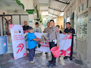 Satlantas Polres Klaten Gelar Bakti Religi Bersih-Bersih Masjid, Bangun Kedekatan Polri dan Masyarakat