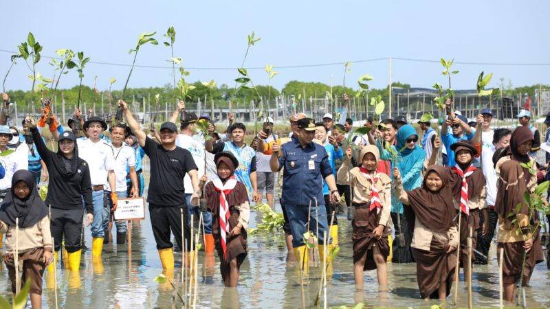 Ribuan Orang dari Berbagai Elemen, Antusias Ikuti “Mageri Segoro” Bareng Luthfi-Yasin – Pemerintah Provinsi Jawa Tengah
