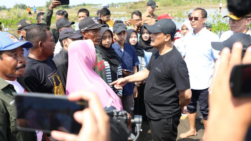 Ahmad Luthfi Nyalakan Asa Masyarakat Pesisir Lepas dari Ancaman Aberasi dan Rob – Pemerintah Provinsi Jawa Tengah