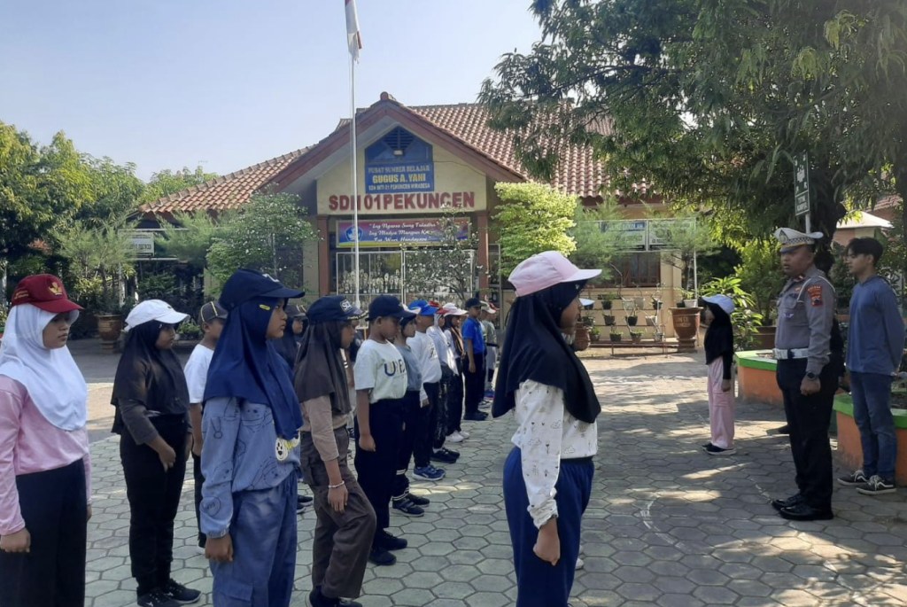 Satlantas Polres Pekalongan Dampingi Pelatihan Polisi Cilik di SD Negeri 1 Pekuncen Wiradesa