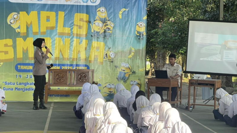 Sosialisasi Pencegahan Narkotika dan Judi Online di SMAN 1 Kajen, Sat Binmas Juga Binluh Keselamatan Berlalu Lintas