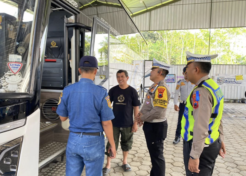 Ramp Check Angkutan Umum Digelar di Pekalongan, Kasat Lantas: Upaya Pencegahan Kecelakaan dan Keselamatan Penumpang Jadi Prioritas