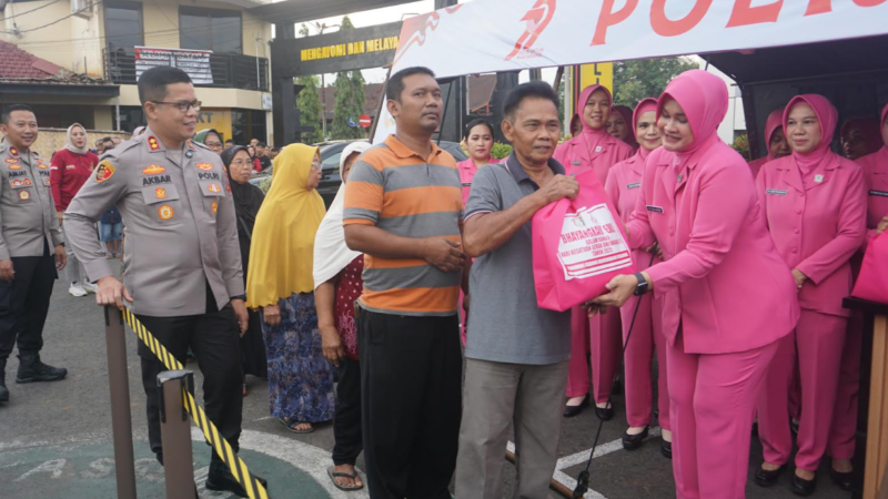 Polres Purbalingga Gelar Bazar Sembako Tebus Murah Hari Bhayangkara Ke-79