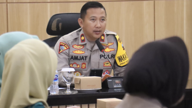 Polres Purbalingga Gelar Latkatpuan Etika Komunikasi Pelayanan Publik